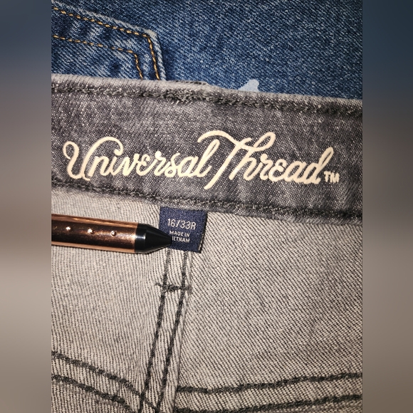 Universal Thread Jeans - Picture 5 of 6
